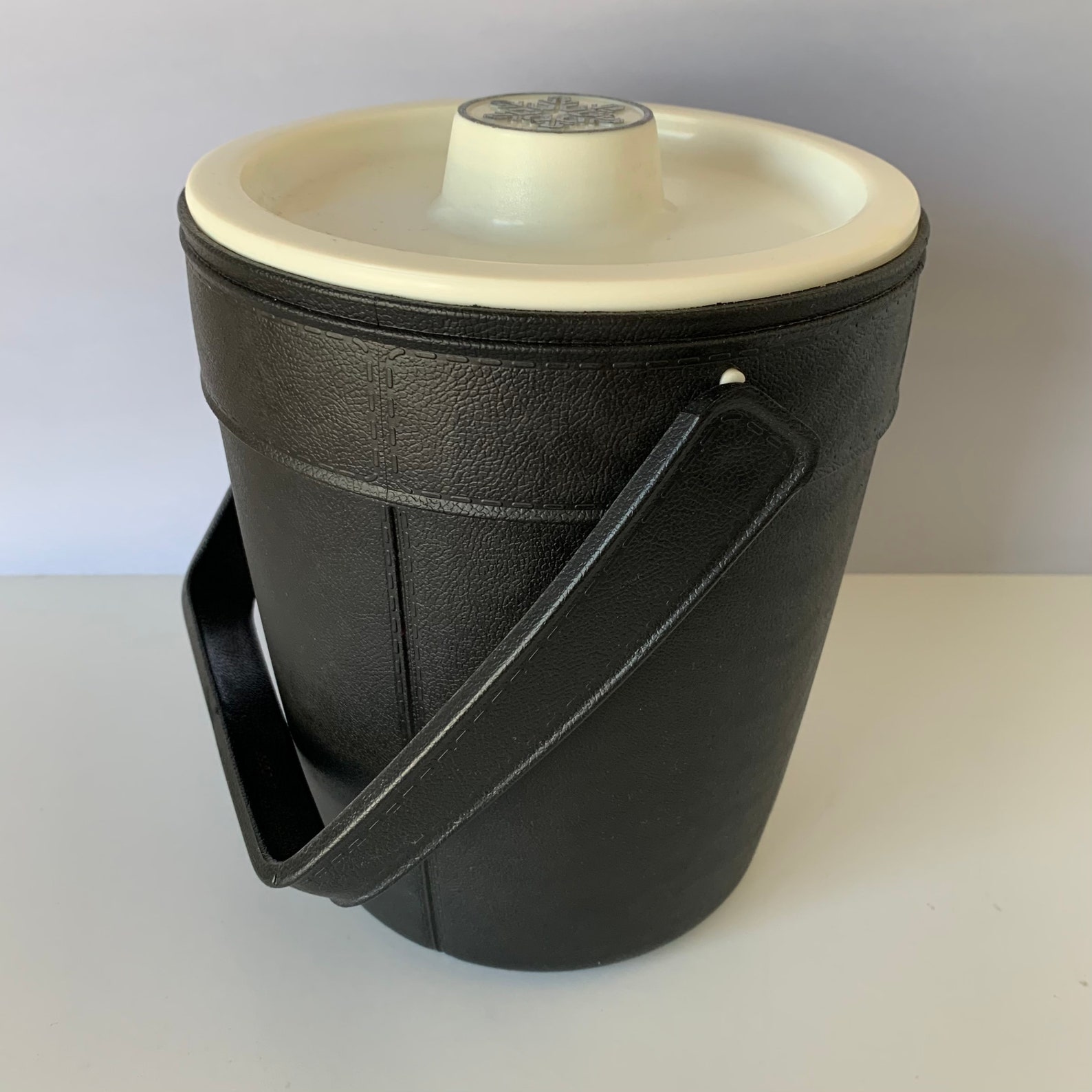 RUBBERMAID ICE BUCKET Vintage 1970's Rubbermaid Insulated Etsy