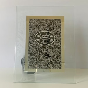 CRYSTAL GLASS PHOTO Frame, Crystal Engravers of Florida Signature Series Clear Glass Picture Frame with Frosted Art, For 4&quot;x6&quot; Picture