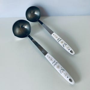 2 VINTAGE FLINT LADLES, 60's Ekco Flint Harvest Wheat Design, Cooking and Serving Ladles, Flint Harvest Wheat Stainless Ladle Spoon