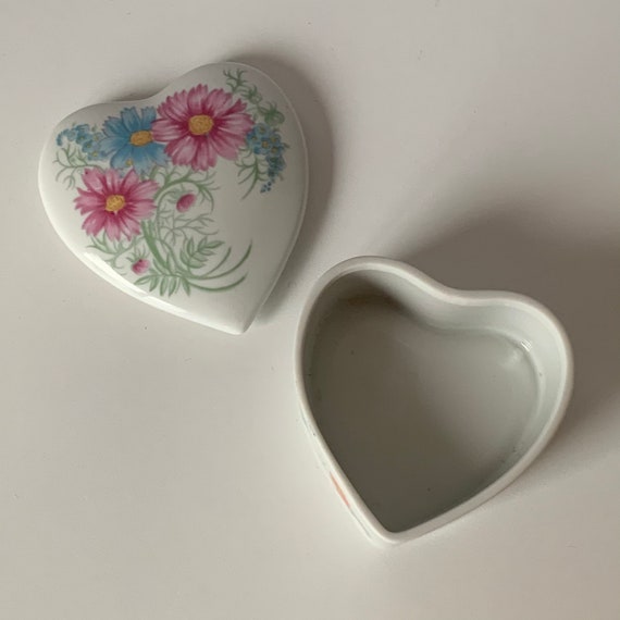 HEART BOX, Elizabeth Arden Made in Japan Floral C… - image 6