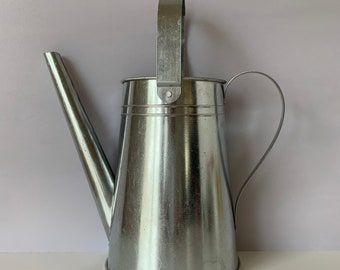 Yardwe Watering Can Iron Pot for Indoor Outdoor Plant Watering Can Vase Kettle Flower Pot Home Decorative Water Kettle Metal Flower Bucket for House Office Desk Kitchen Decoration Yardwe Watering Can Iron Pot for Indoor Outdoor Plant Watering Can Vase Kettle Flower Pot Home Decorative Water Kettle Metal Flower Bucket for House Office Desk Kitchen Decoration