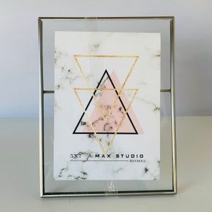 MINIMAL DESIGN FRAME, Brushed Silver Frame, 5&quot; x 7&quot; Photo Picture Sign Stand, Max Studio Home Picture Frame, Tabletop Metal Easel Stand