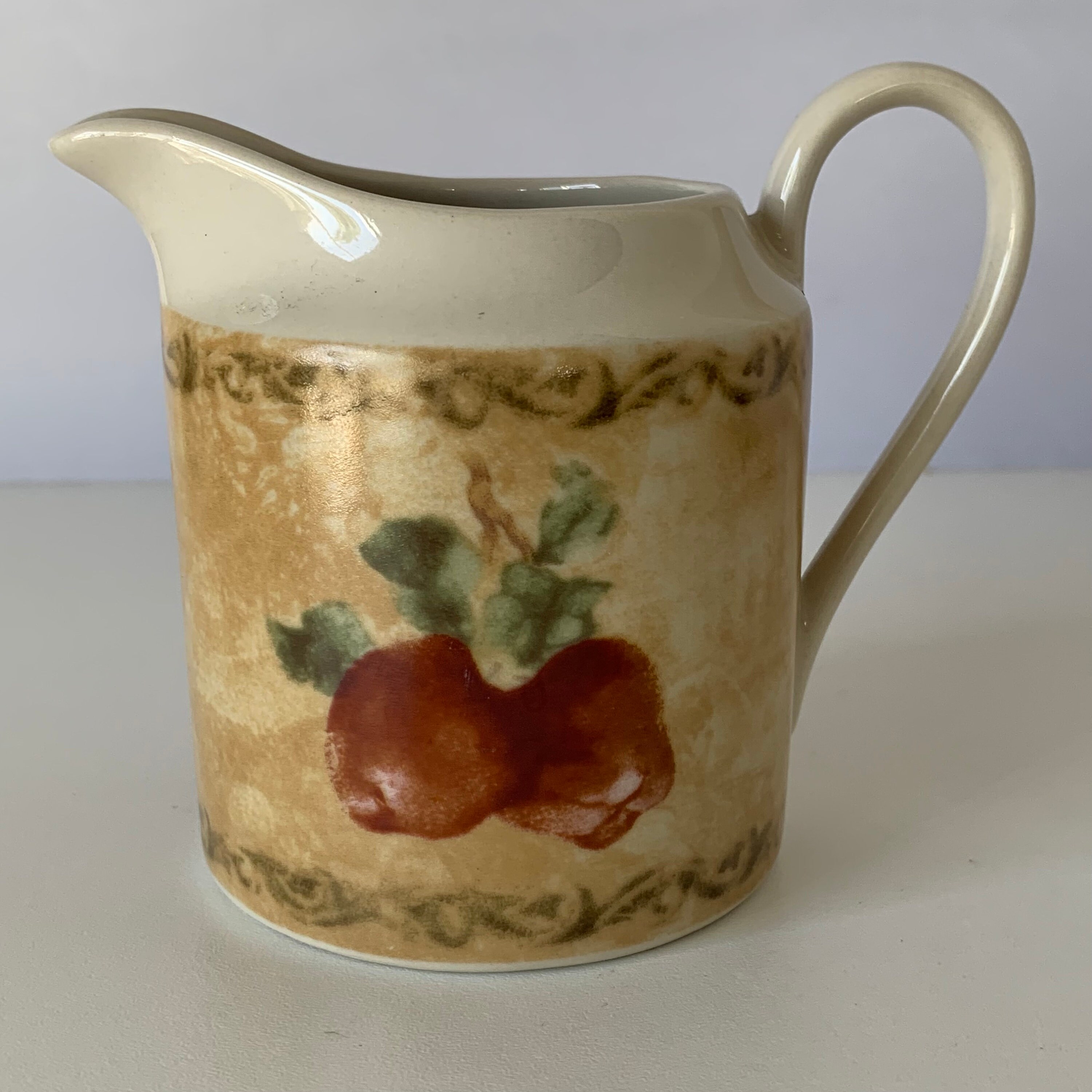 222 FIFTH CREMER and SUGAR Set, 222 Fifth Cortland Creamer