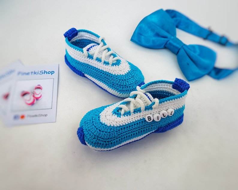 Personalized baby booties and baby rattle dog baby boy shoes Personalized baby gift box bear crochet baby chucks crochet baby shoes