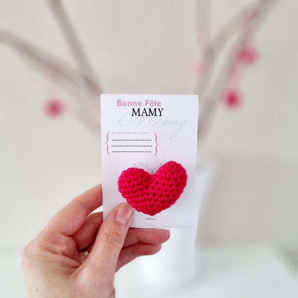 Cadeau fête des mamies. Broche cœur. Carte personnalisée