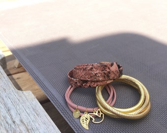 Leren armband met rozenprint / leren armband met rozenprint