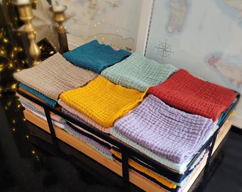 8 x 8 serviettes de table multicolores en mousseline