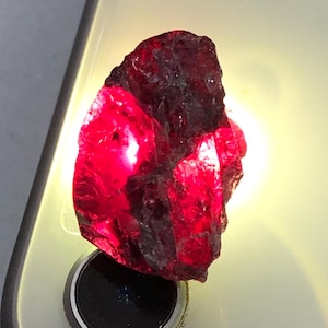 Natural Red Garnet Rough, 22.9 Carats Garnet Raw, Loose Garnet, Stunning Garnet Raw For Making Desirable Gemstone And Jewelry.