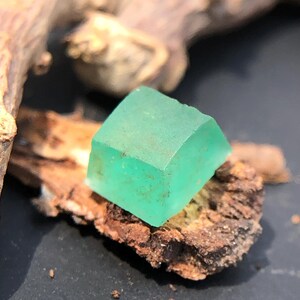 Natural Green Emerald Rough, Uncut Crystal, 1.05 Carats image 1