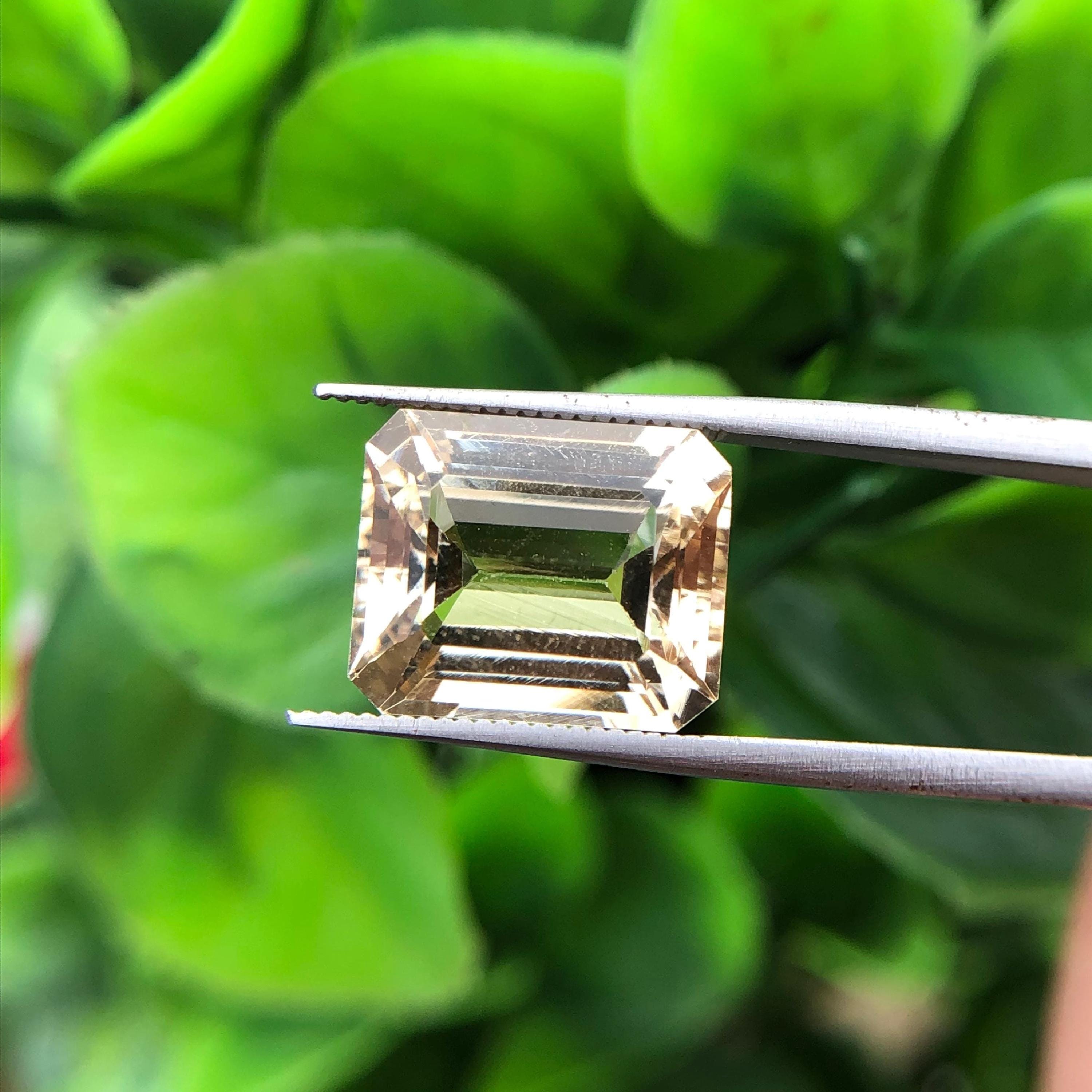 Golden Beryl Heliodor Gemstone: 6.95 Ct Radiant Yellow Octagon Cut