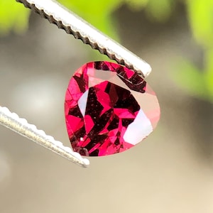 Natural Red Garnet, Loose 1 Carats Heart Shape Garnet Gemstone, 6 MM Faceted Red Garnet Gems, Red Garnet Gemstone For Making Pendant/Jewelry