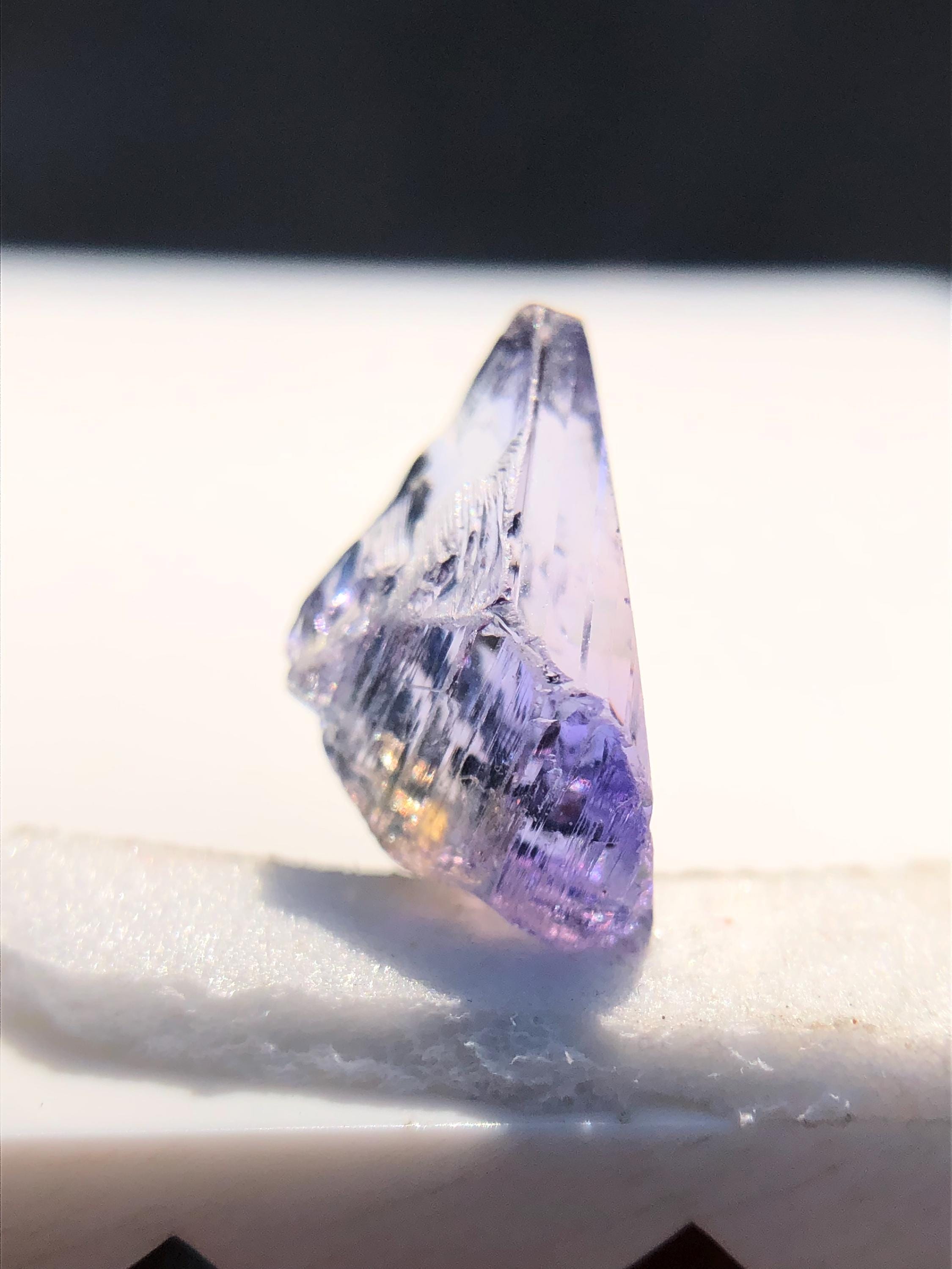 5カラットの非加熱タンザナイト結晶、ジュエリー用原石ゾイサイト 