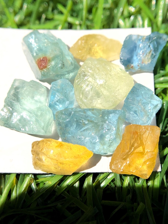 アクアマリン原石ロット：緑、黄、青 - 35カラット、10個 - Etsy 日本