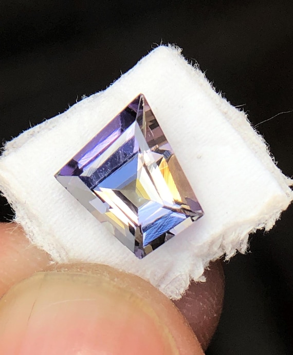 Pleochroism Tapper Cut Fancy Colourful Zoisite Tanzanite, Loose Tanzanite, Multi Shade Tanzanite, Unheated Tanzanite, Rarely Found Zoisite