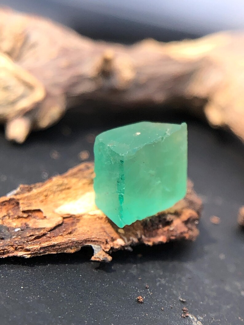 Natural Green Emerald Rough, Uncut Crystal, 1.05 Carats image 2