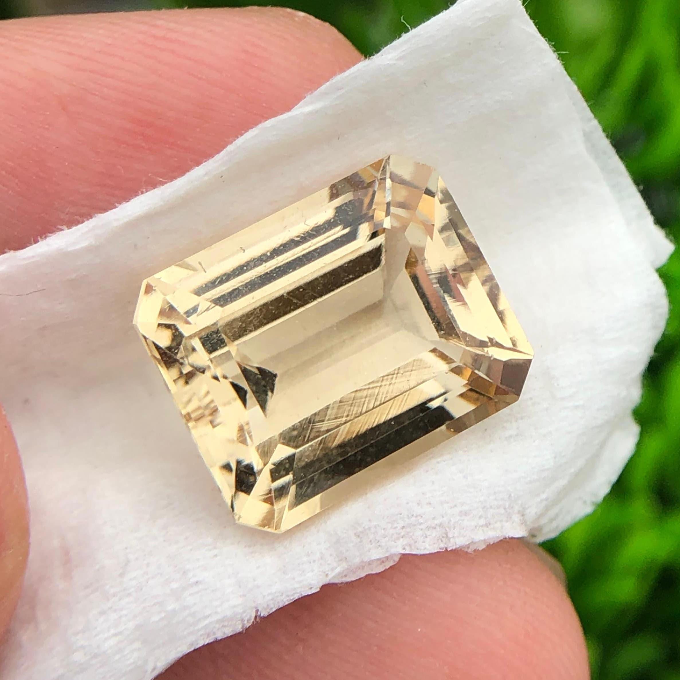 Golden Beryl Heliodor Gemstone: 6.95 Ct Radiant Yellow Octagon Cut
