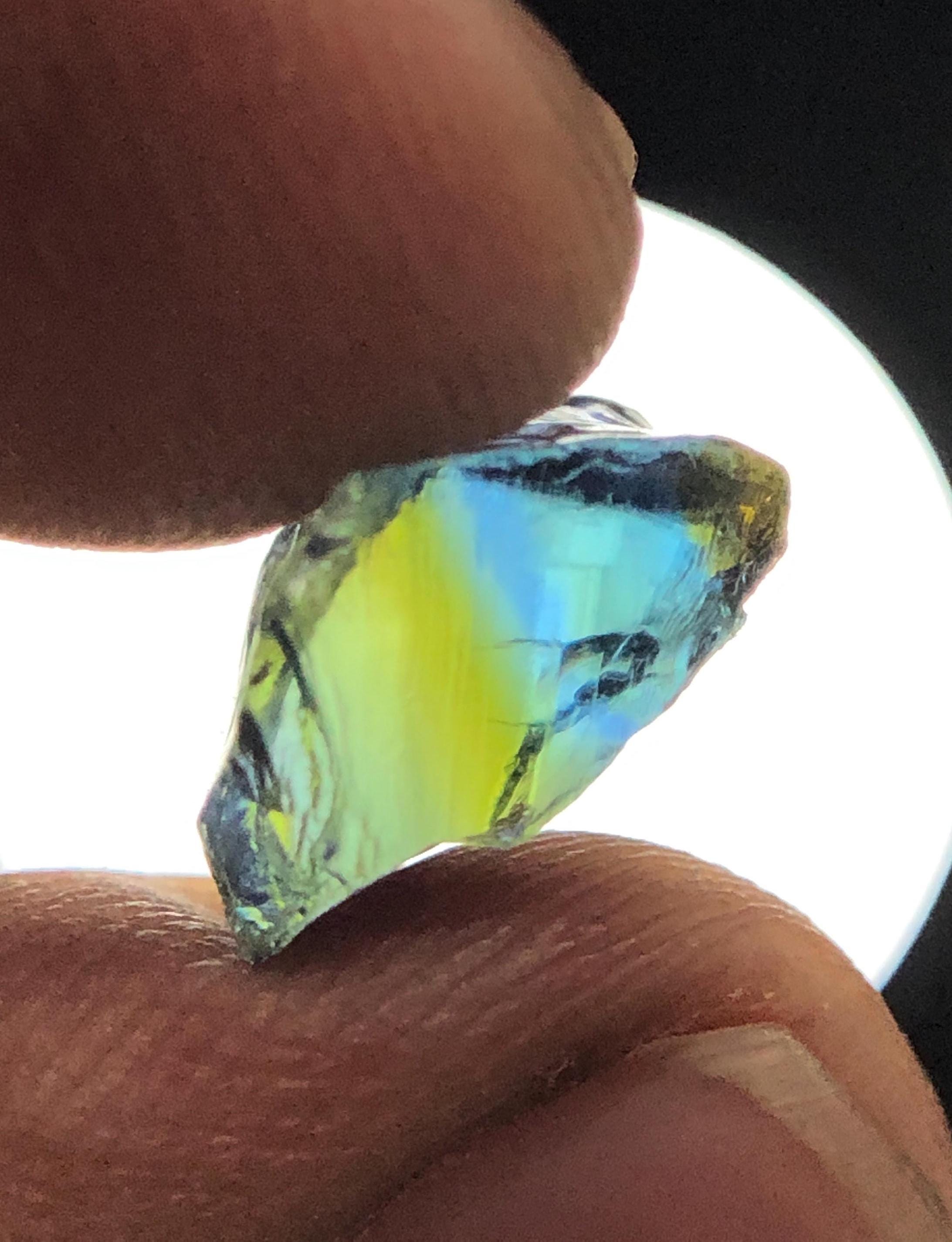 Natural Tanzanite Crystal, 6.1 Carats Stunning Tanzanite Raw, Color Changing Tanzanite Rough, Healing Tanzanite Rough, Uncut Tanzanite Gem.
