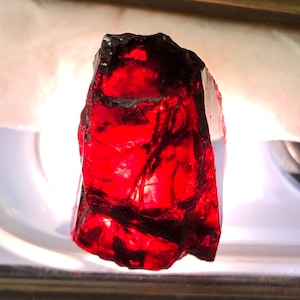 29 Carats Red Garnet Rough Natural Red Garnet, Garnet Rough, Garnet Raw, Garnet Crystal, Mineral Gems And Minerals, Fine Mineral