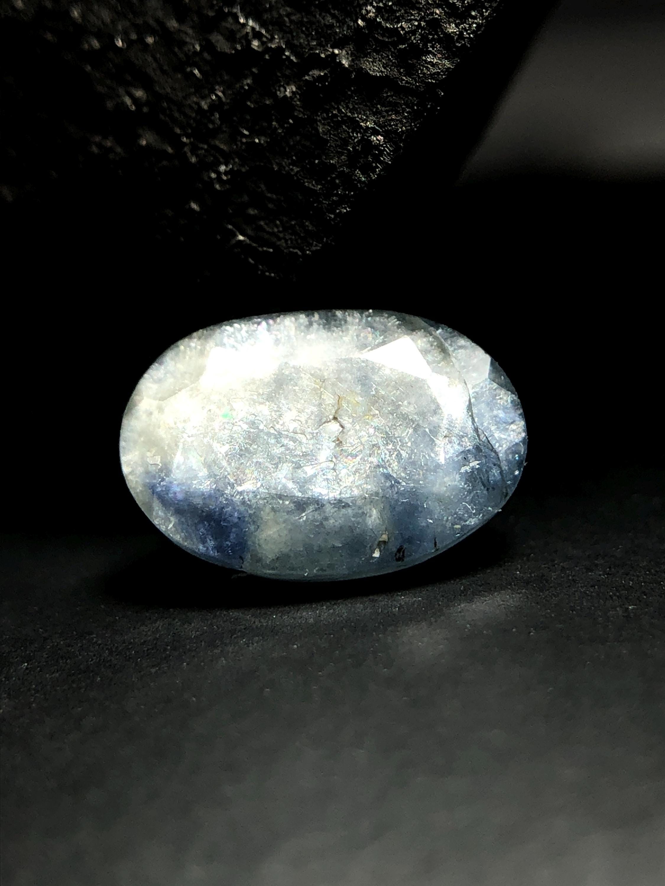 Saphir Naturel Cabochon Bleu De Thaïlande - 0.52 Carats - Pierre Fine Translucide