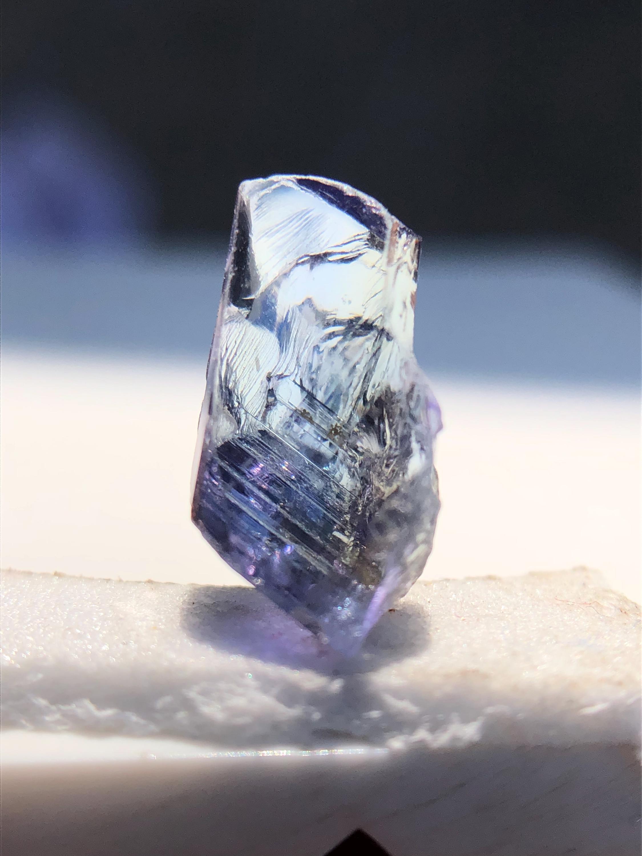 5カラットの非加熱タンザナイト結晶、ジュエリー用原石ゾイサイト 