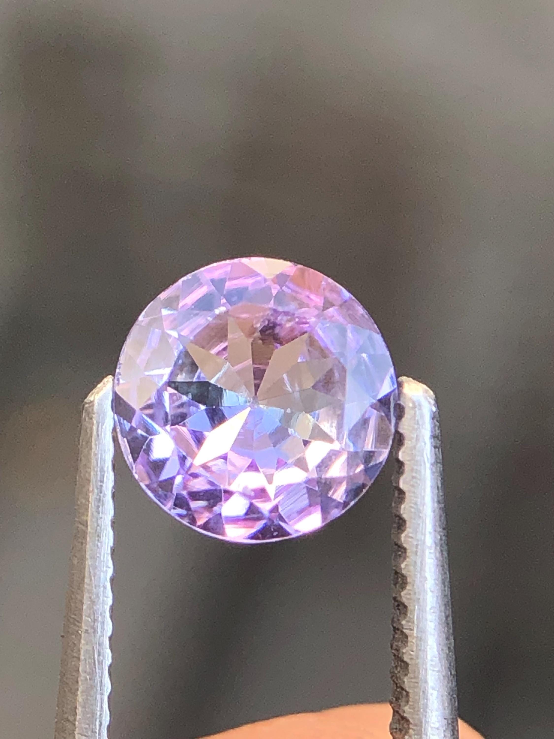 天然パープルピンクタンザナイト 0.85 CT ラウンドカット宝石（高級