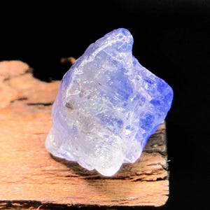 Espécime bruto de tanzanita zoisita azul acinzentada, 5 quilates, cristal de tanzanita natural para fabricação de joias.