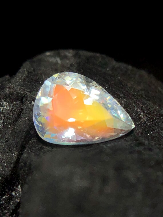 天然マダガスカル ムーンストーン、レインボー ムーンストーン