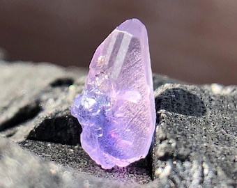 Rare Pink Blue Tanzanite Rough, Natural Tanzanite Crystal, Unheated Bio Colour Tanzanite Raw, Zoisite Tanzanite Raw, 0.80 Carats Tanzanite