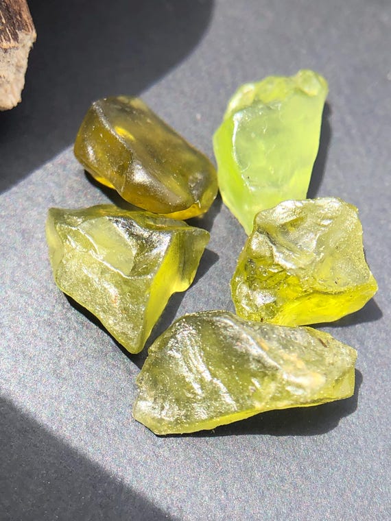 Carats Natural Peridot Rough, Pieces of Peridot Crystal