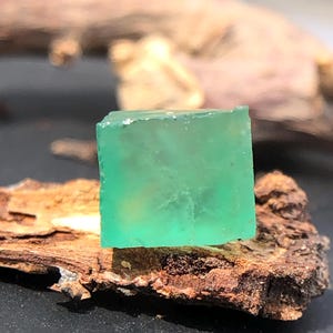 Natural Green Emerald Rough, Uncut Crystal, 1.05 Carats image 3