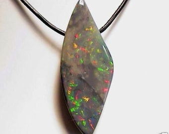 Giant Semi-Black Opal Pendant &quot;RED-GREEN&quot; 49,5 ct