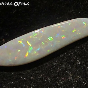 9.7ct. Gem Dark Opal Bright GREEN-GOLDEN-ORANGE