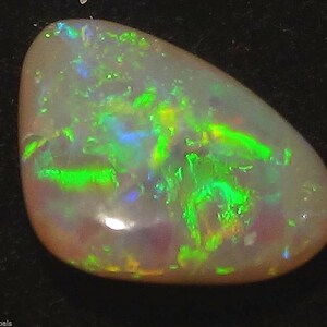 4.76ct. Double-sided NOBBY Gem Opal Gold Green Orange