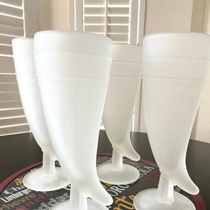 Tiara Indiana Glass- 4 Frosted Powder Horn Beer - 10-oz each