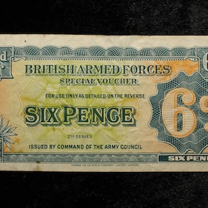 Buono speciale da sei pence delle forze armate britanniche 6d 1948 della seconda serie con banconote in carta vintage con striscia di metallo