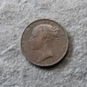 Victoria 1853 Farthing Raised W.W. Variety Antique British Copper Coin