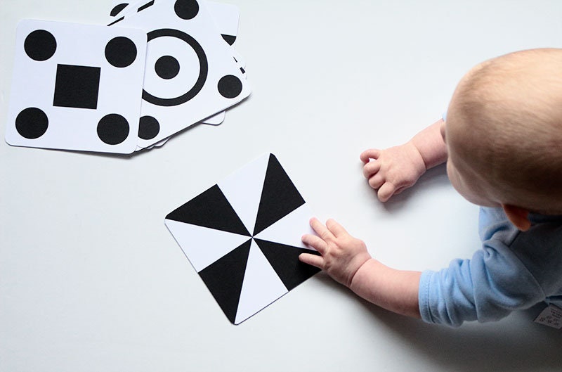 Contrast cards for babies (0-3months)  •  BLACK & WHITE  •  Sensory Flashcards • Printable Pdf • Montessori