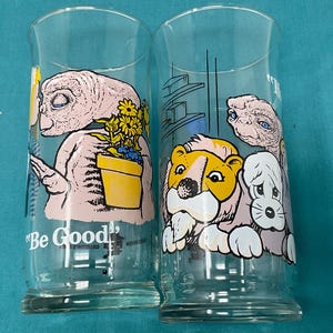 2 E T Extra Terrestrial Collector Glasses Pizza Hut 1982