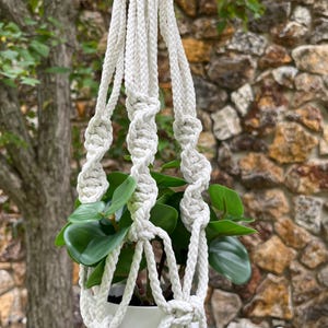 Macramé Plant Hanger