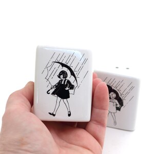 Salt and pepper shakers, girl with umbrella, vintage image, rectangular, funny novelty gift Bild 6
