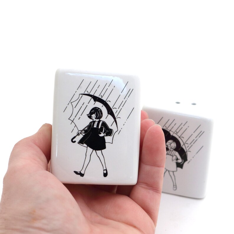 Salt and pepper shakers, girl with umbrella, vintage image, rectangular, funny novelty gift Bild 6
