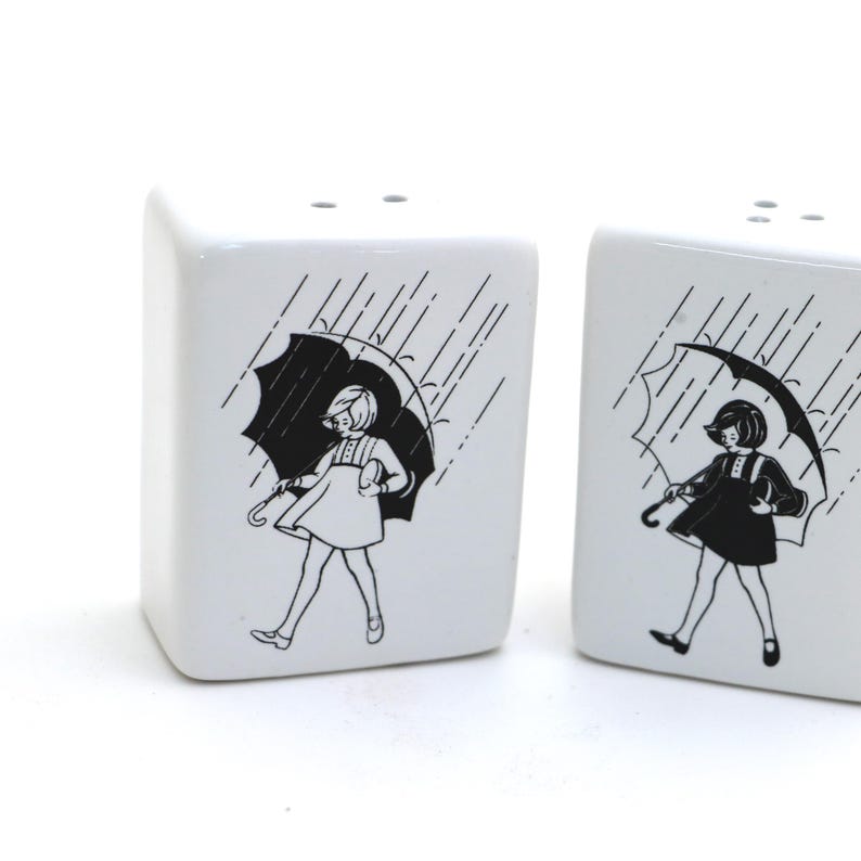 Salt and pepper shakers, girl with umbrella, vintage image, rectangular, funny novelty gift Bild 4
