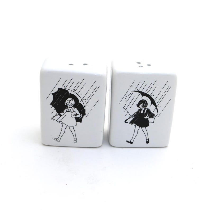 Salt and pepper shakers, girl with umbrella, vintage image, rectangular, funny novelty gift Bild 7