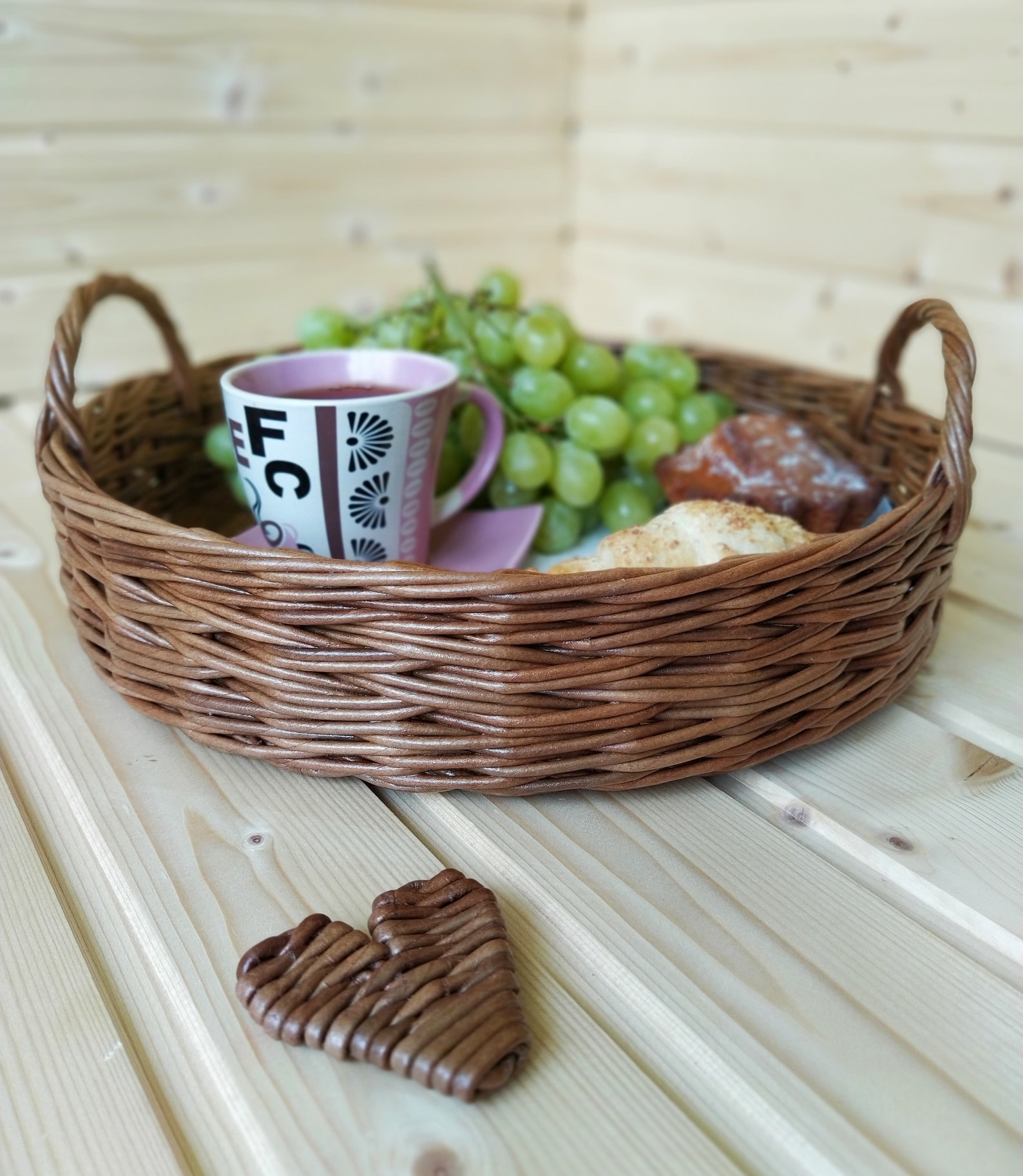 BeauFairy Rattan Serviertablett Mit Perlmutt - 2 Stück Handgeflochtene Körbe 22/24cm Boho Style