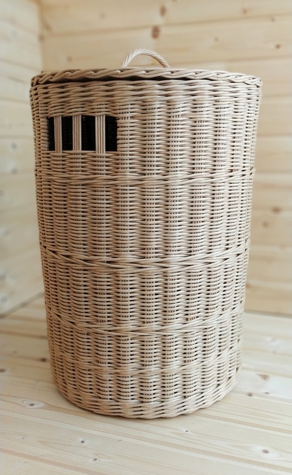 Wicker laundry basket with lid. Wicker laundry hamper. Round Etsy