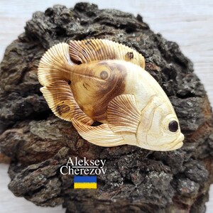 木製のバレッタ魚 木製のヘアピン アストロノトゥス魚。ウクライナの販売業者。ヘアジュエリー。ロングヘア用ヘアアクセサリー
