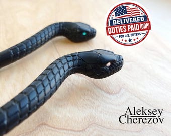 Horquilla de serpiente, horquilla de madera de serpiente, accesorios para el cabello, palillos para el cabello. Madera de carpe artesanal y ojos de Swarovski. Año de la Serpiente.