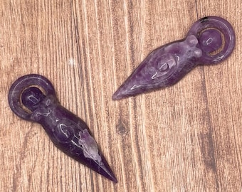 Divine Feminine Goddess hand carved from lepidolite for healing and connecting to your inner goddess. Good for balancing emotions & moods.