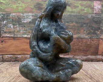 Labradorite Mother & Baby crystal carving unique baby shower gift | unique gift for new mom | gift for a nursing mom | mom birthday gift |