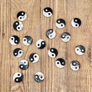 crystal yin yang | obsidian & Howlite yin yang symbol crystal | gemstone yin yang | crystals for balance | protection crystals | yin/yang